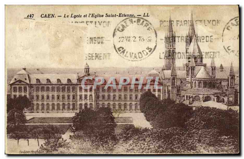 CPA Caen Le Lycee et l Eglise Saint Etienne