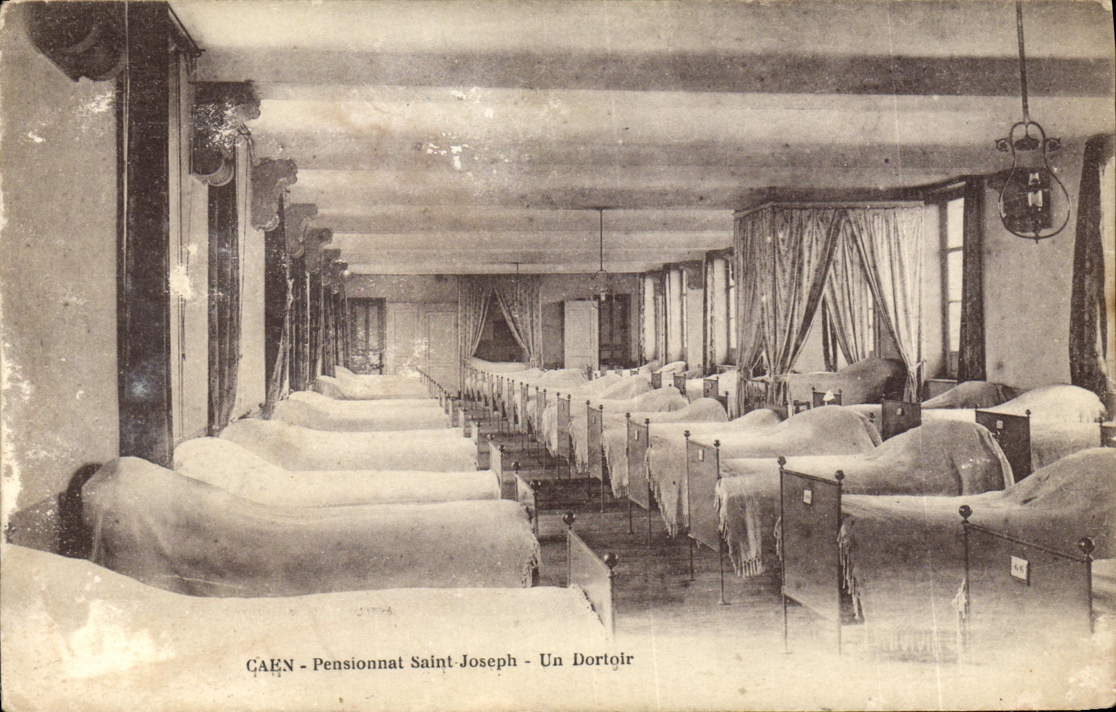 CPA Caen Pensionnat Saint Joseph Un Dortoir