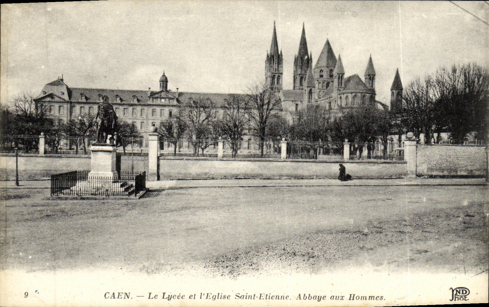 CPA Caen Le Lycee et l Eglise Saint Etienne Abbaye Aux Hommes