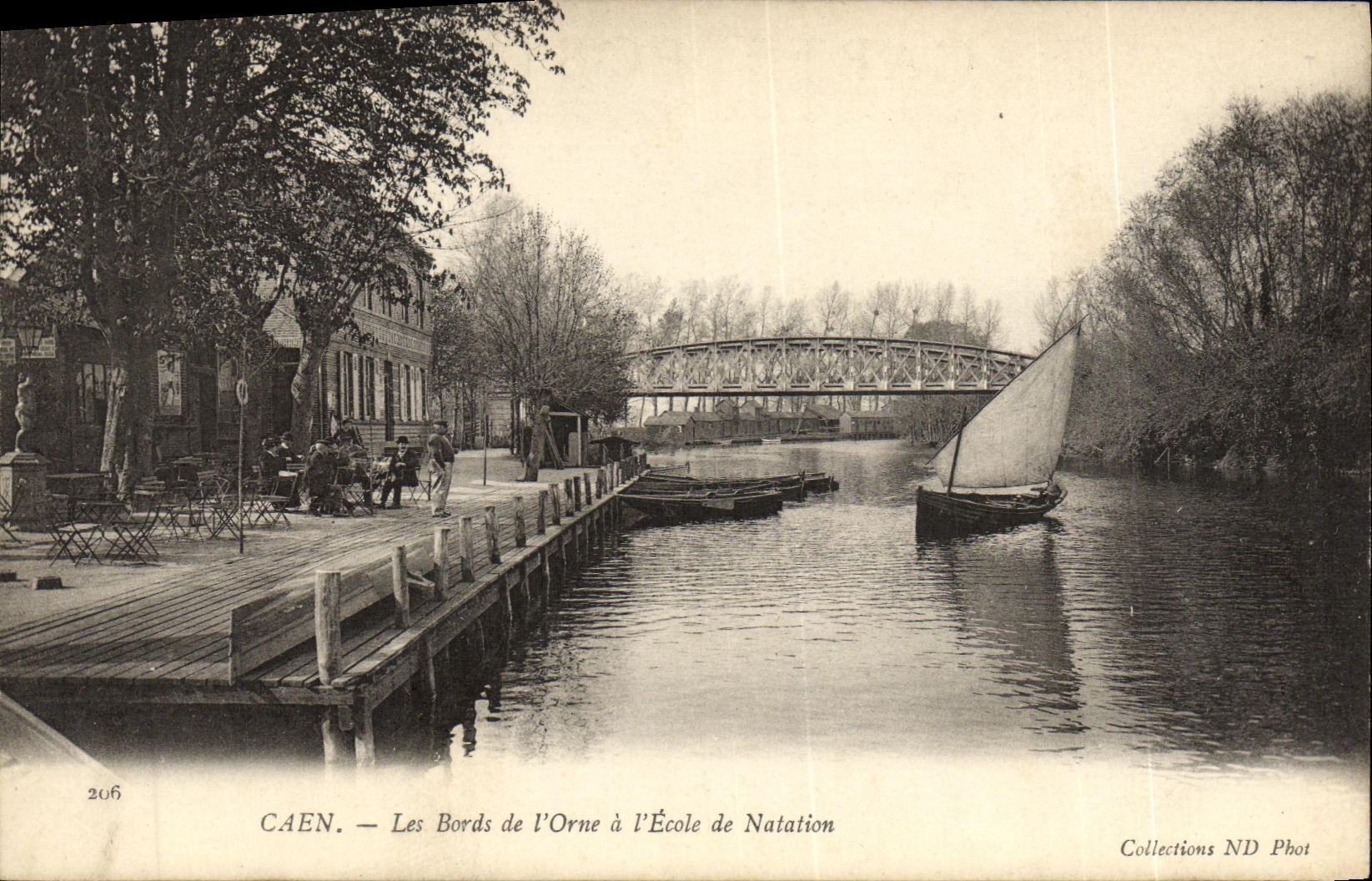 CPA Caen Les Bords de l Orne a l Ecole de Natation Bateau
