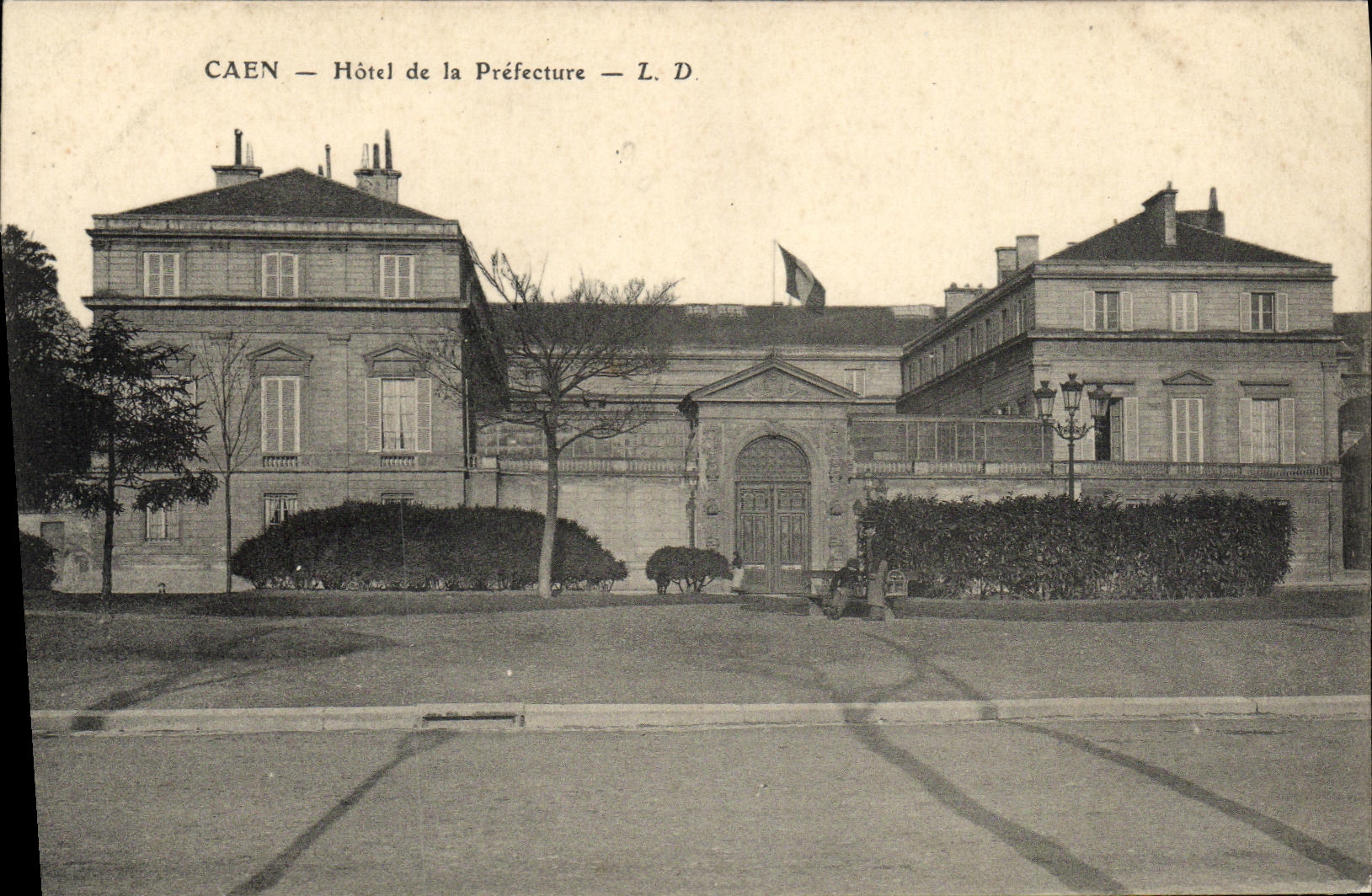 Caen — Hotel de la Prefecture — L. D.