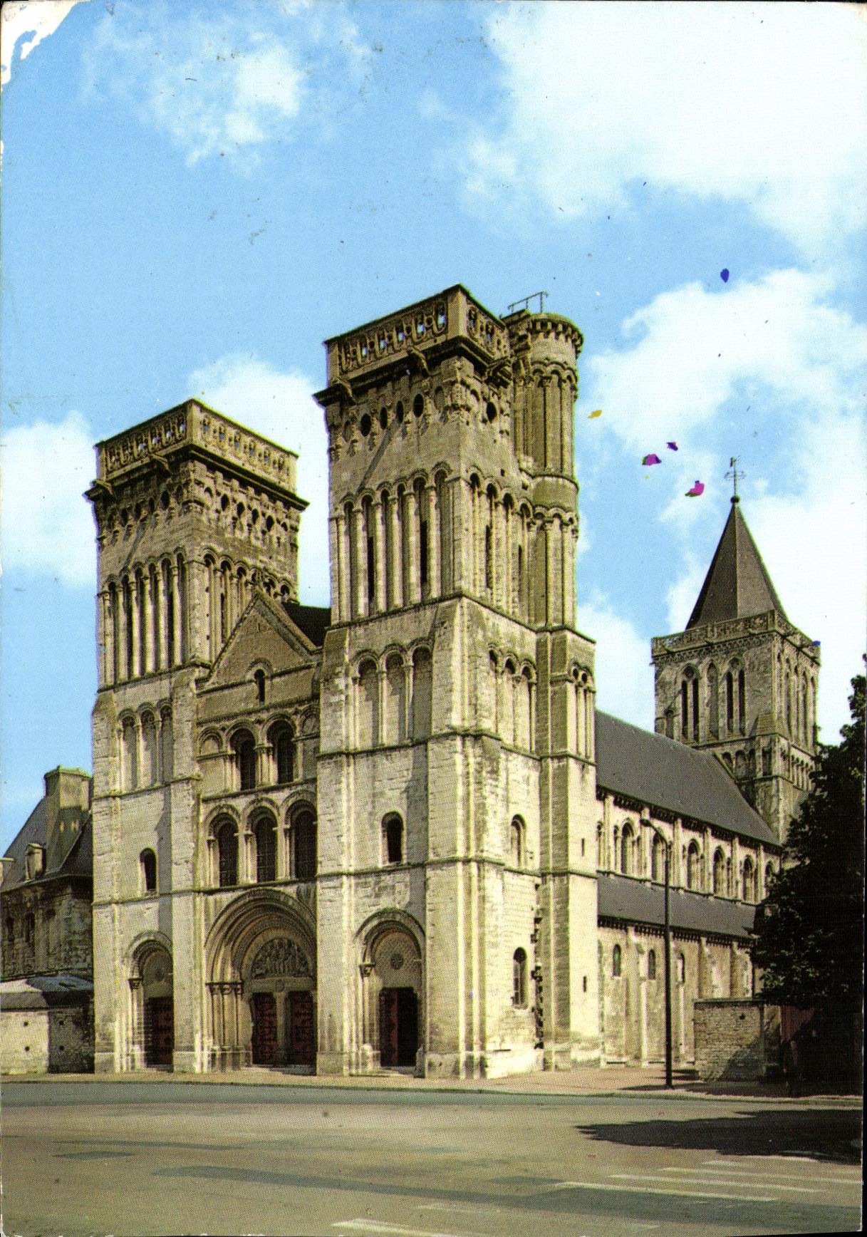 CPM Caen Abbaye Aux Dames Eglise de la Trinite