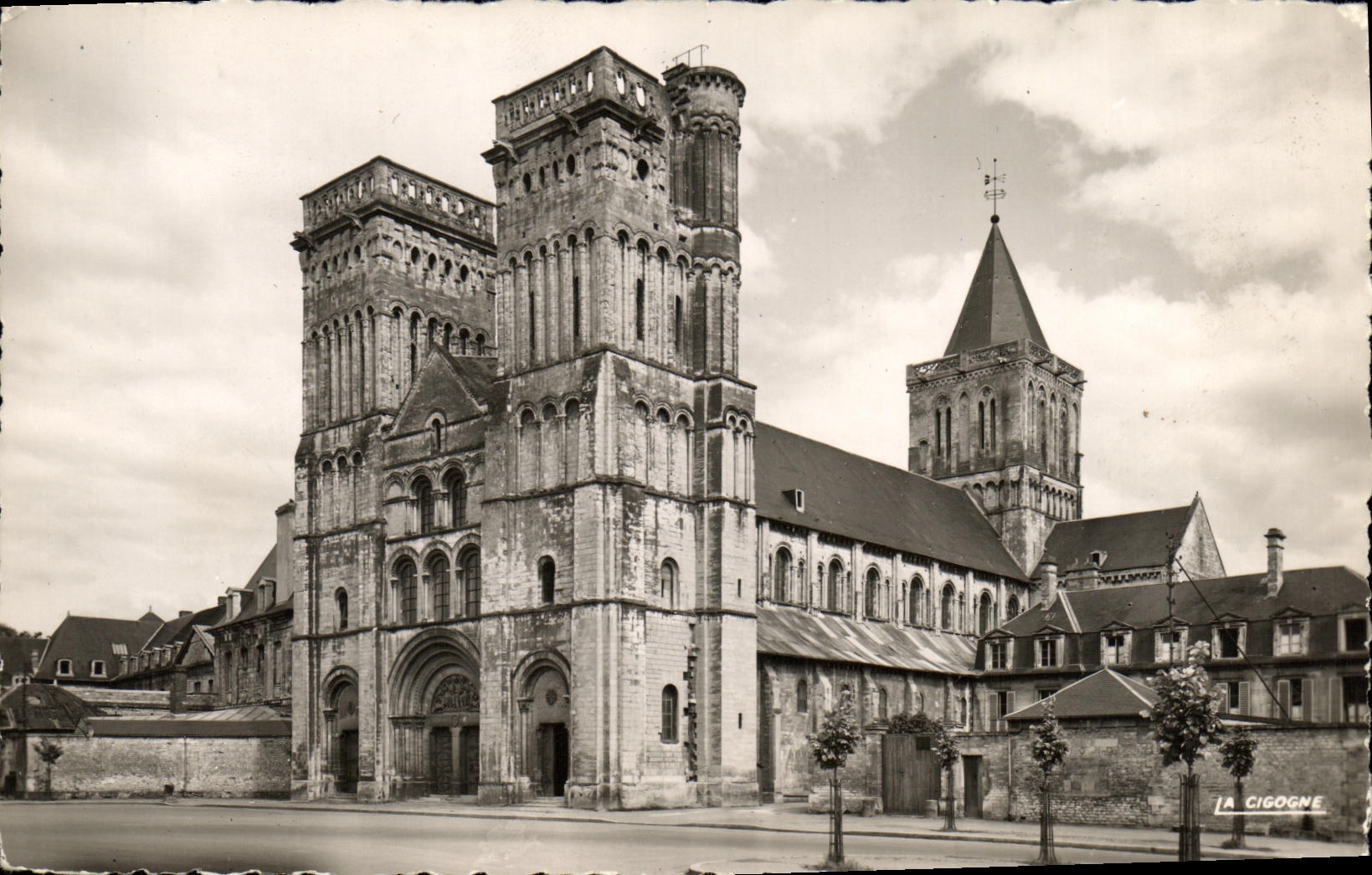 CPSM Caen L Abbaye aux Dames Ladies Abbey