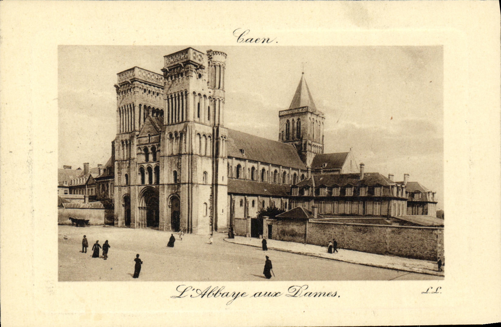 CPA Caen L Abbaye aux Dames