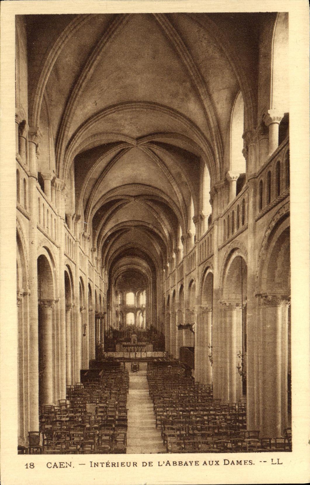 CPA Caen Interieur de L Abbaye aux Dames