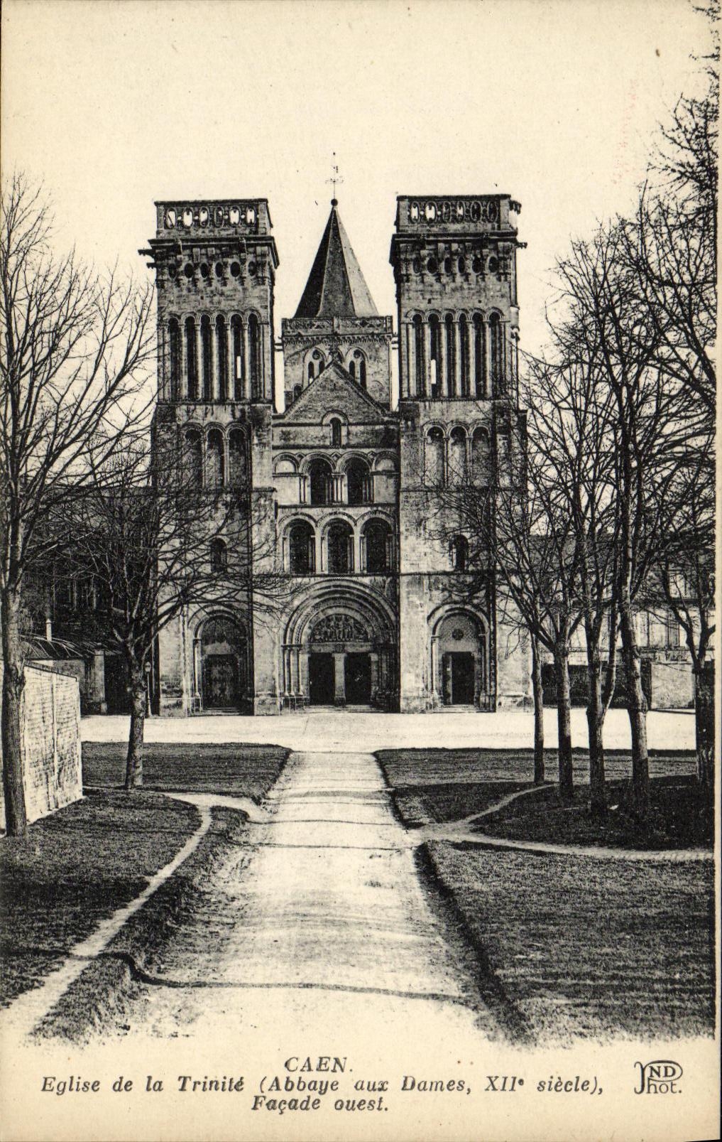 CPA Caen Eglise de la Trinite Abbaye aux Dames Xll e siecle Facade ouest