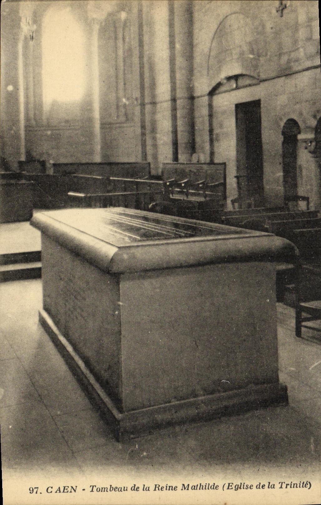 CPA Caen Tombeau de la Reine Mathilde Eglise de la Trinite