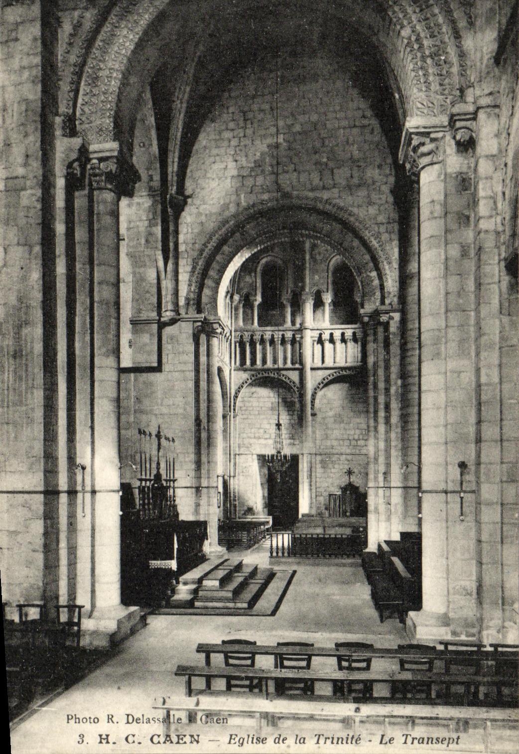 CPA Caen Eglise de la Trinite Le Transept