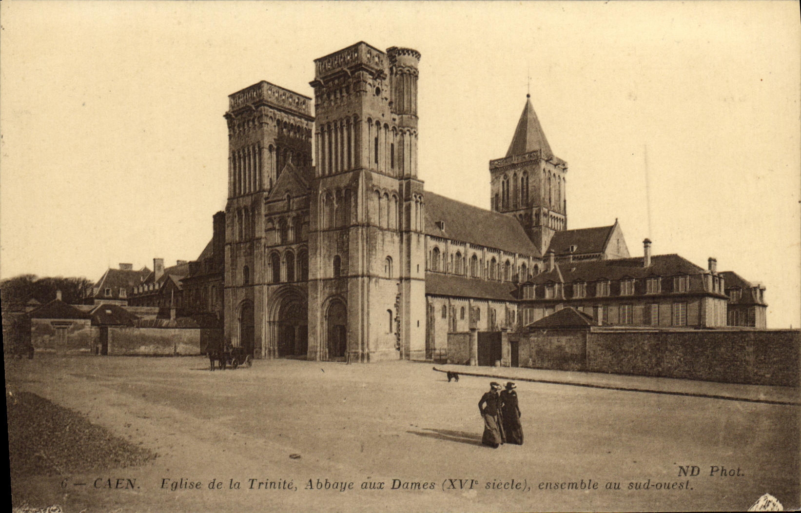 CPA Caen Eglise de la Trinite Abbaye aux Dames ensemble au sud ouest