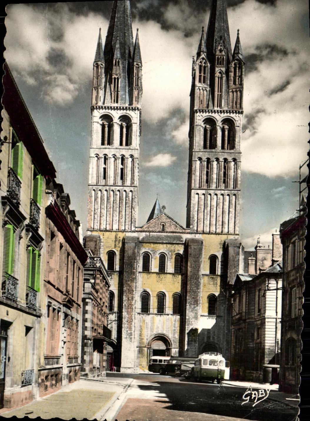 CPM Caen Eglise Abbatiale Saint Etienne Facade et Tours