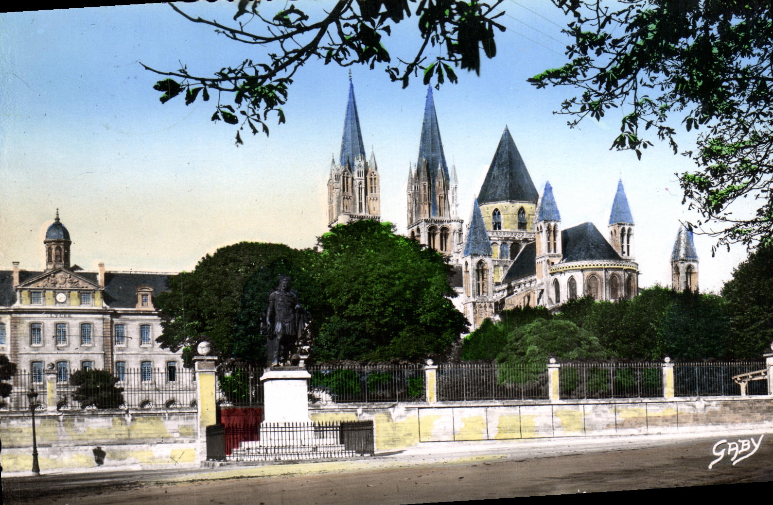 CPM Caen Eglise Saint Etienne 