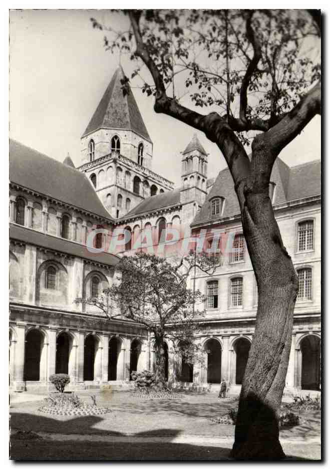 CPM Caen La tour Lanterne et le Cloitre de Abbaye aux hommes