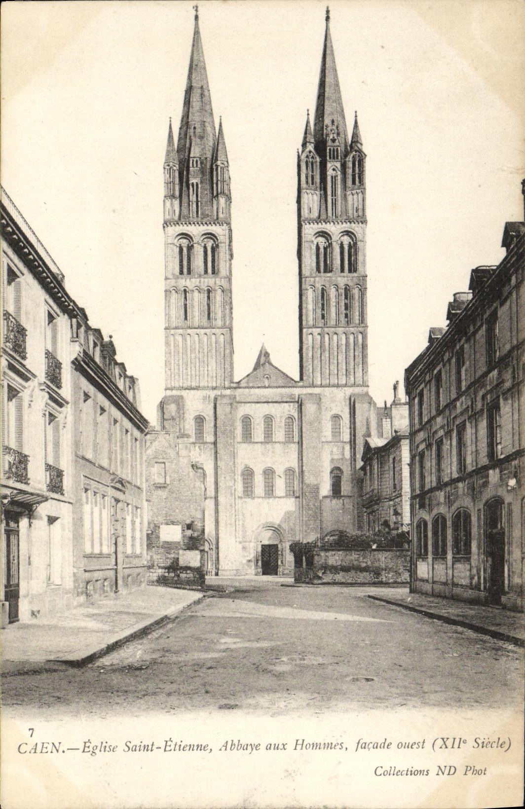 CPA Caen Nef de l Eglise Saint Etienne Abbaye aux Hommes