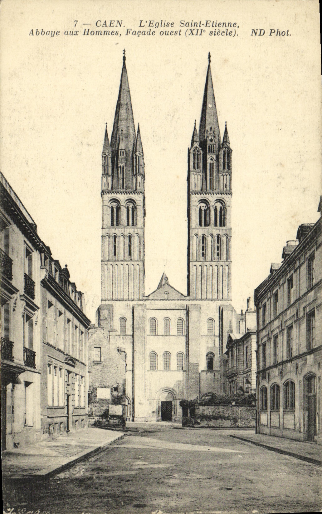 CPA Caen Eglise Saint Etienne Abbaye aux Hommes Facade Ouest