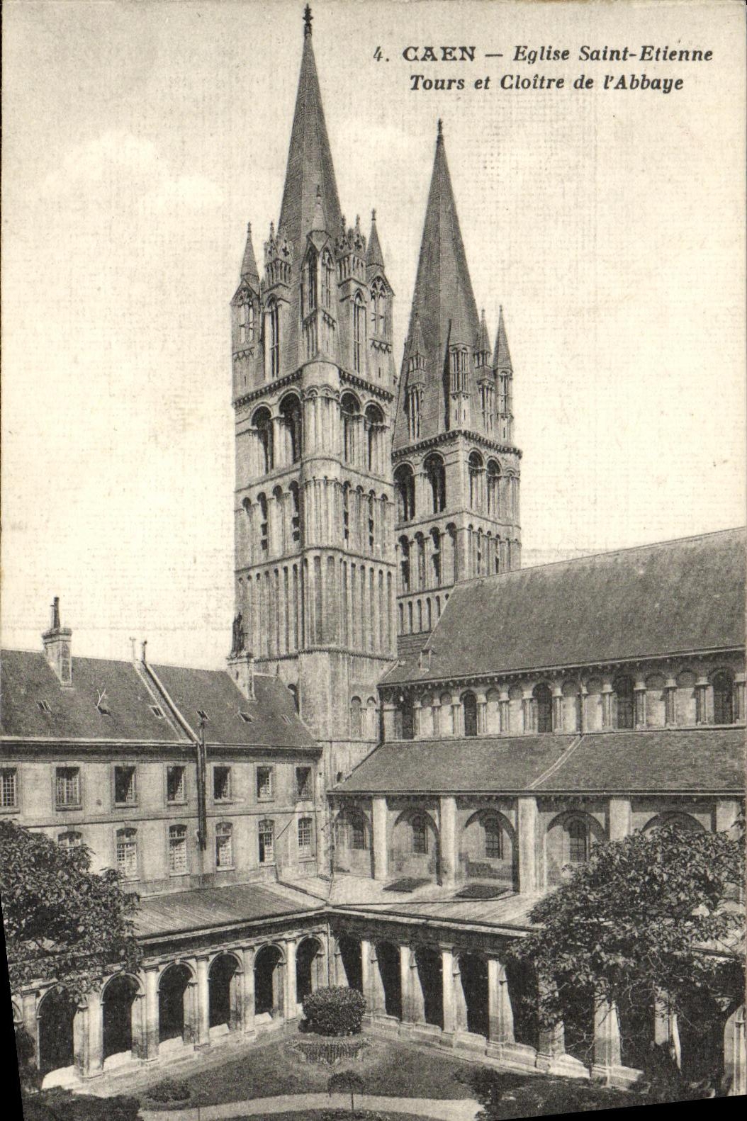 CPA Caen Eglise St Etienne Tours et Cloitre de l abbaye