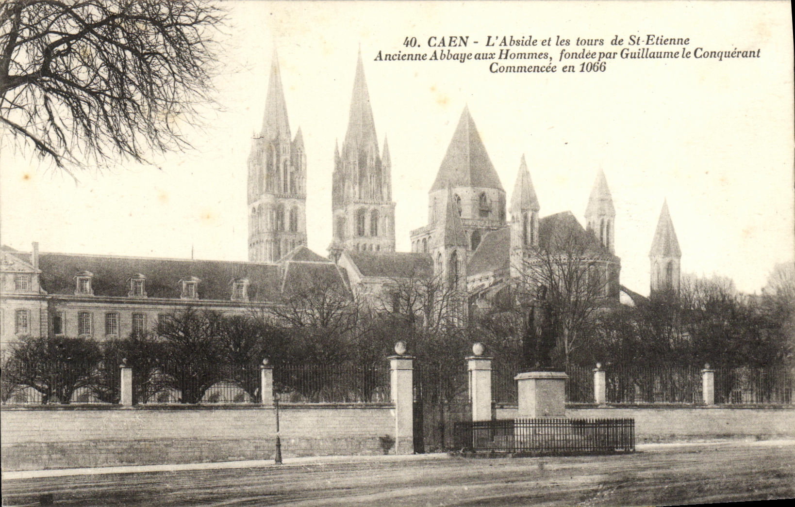 CPA Caen Abside et les Tours de Saint Etienne