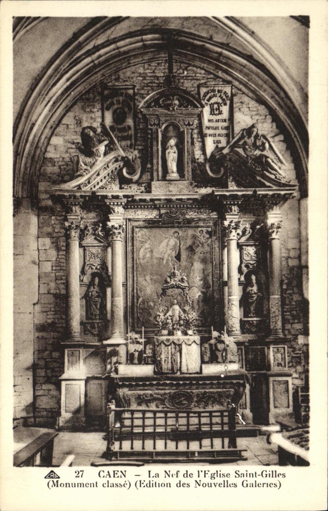CPA Caen Nef de l Eglise Saint Gilles