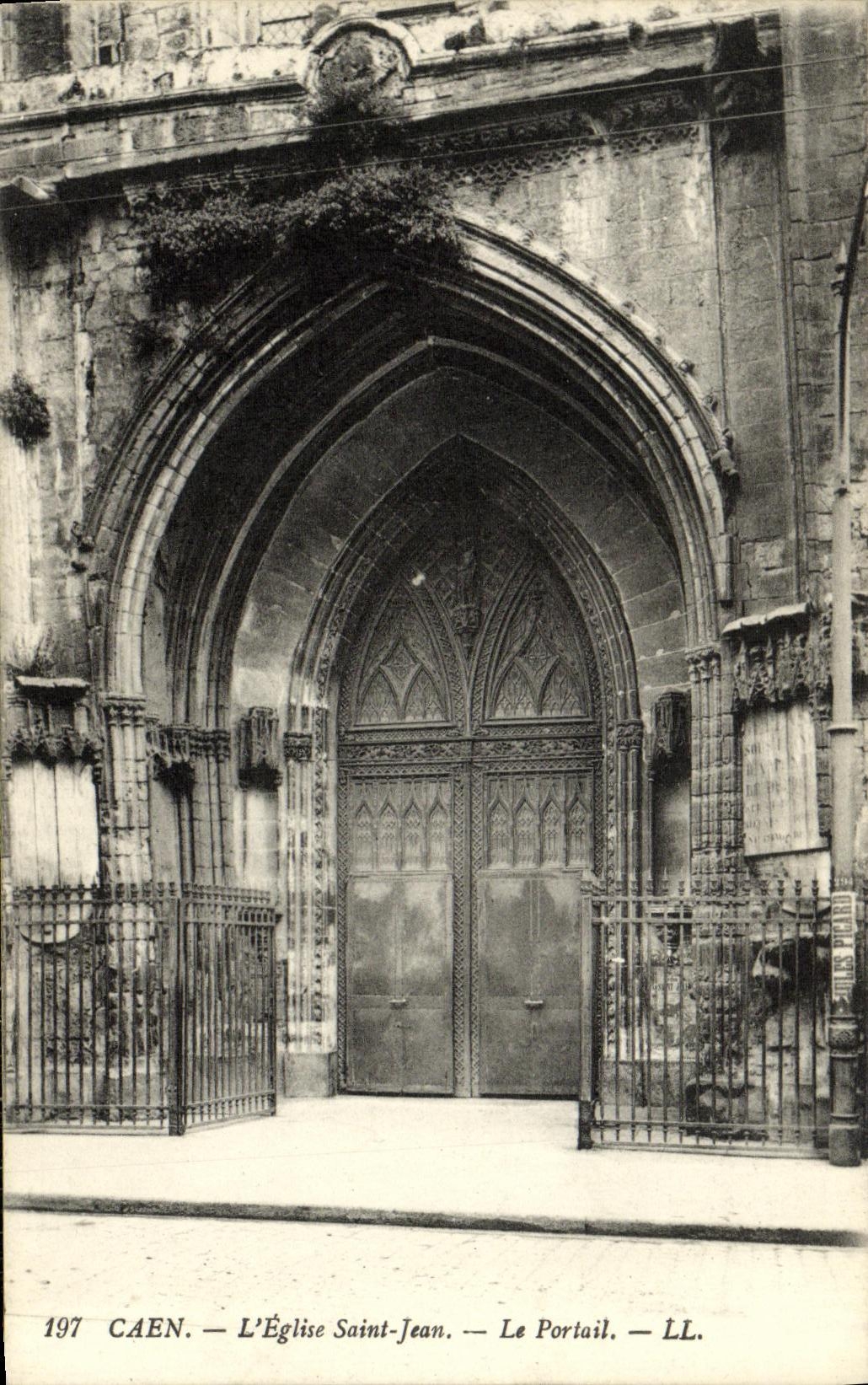 CPA Caen L Eglise Saint Jean Le Portail
