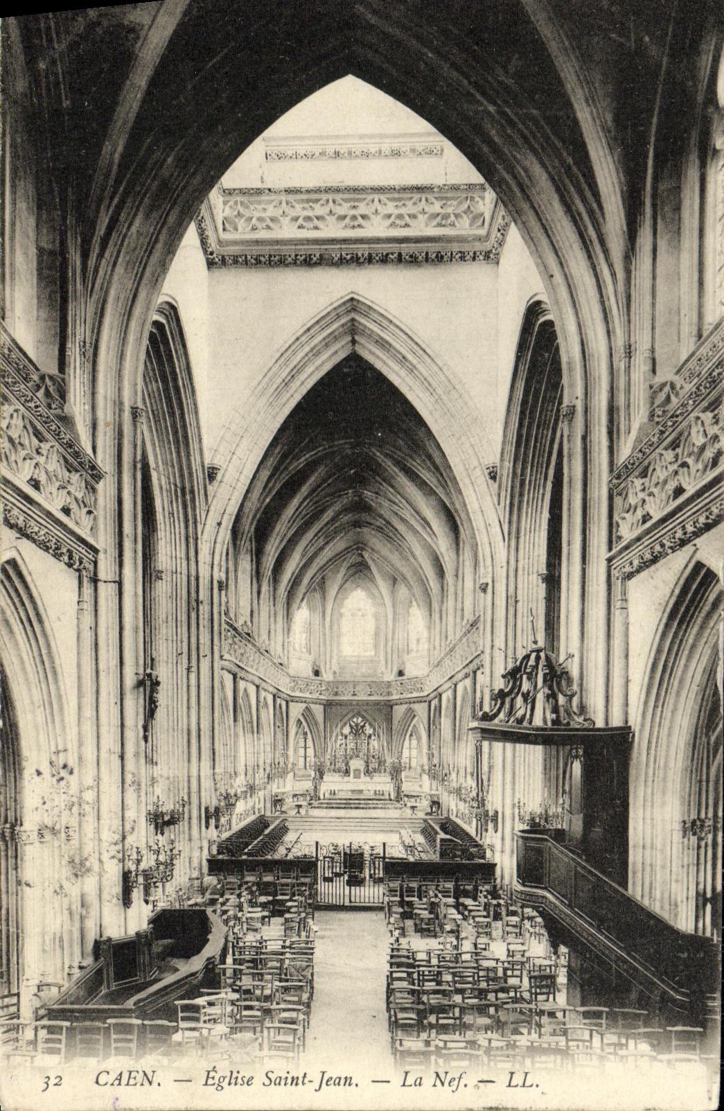 CPA Caen L Eglise Saint Jean La nef