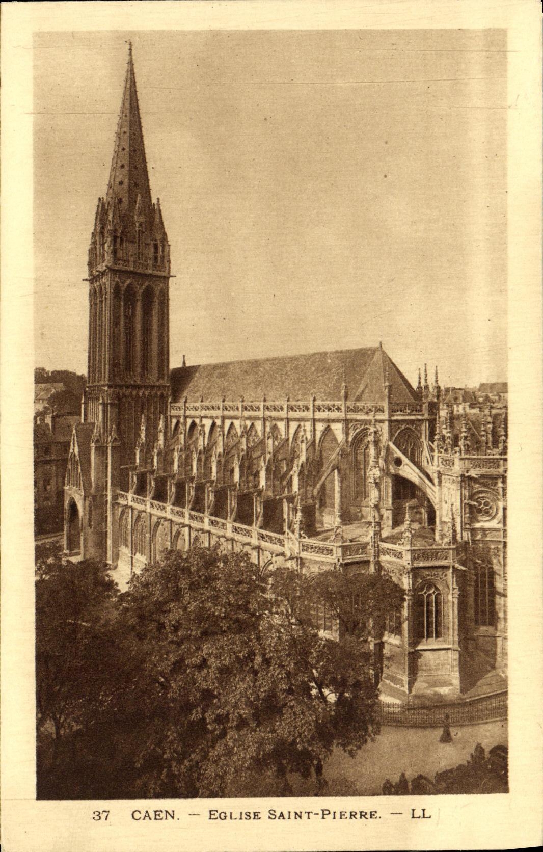 CPA Caen Abside de L Eglise St Pierre