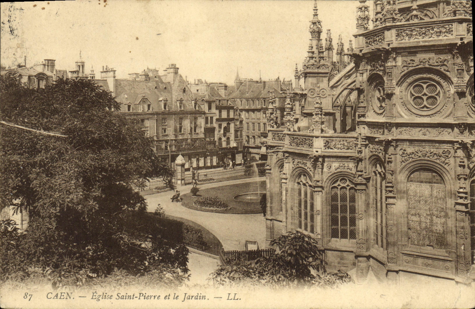 CPA Caen Eglise Saint Pierre et le Jardin
