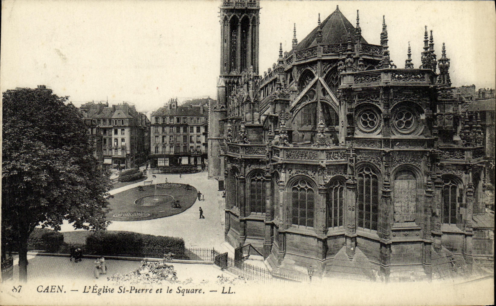 Caen — L'Église Saint-Pierre et le Square — LL.