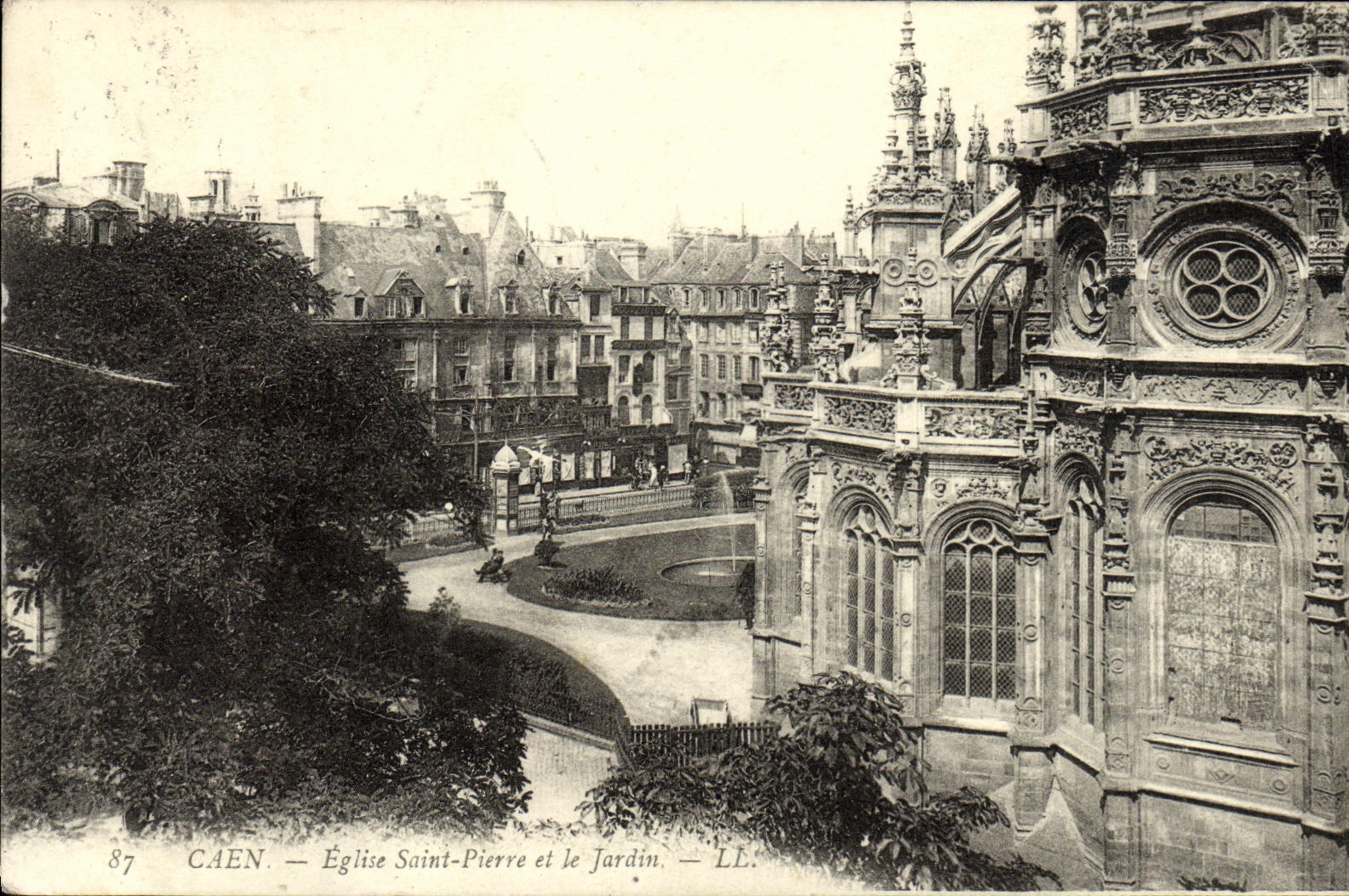 CPA Caen Eglise Saint Pierre et le Jardin
