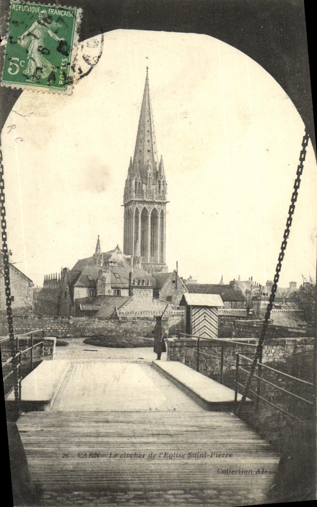 CPA Caen Clocher de l Eglise Saint Pierre