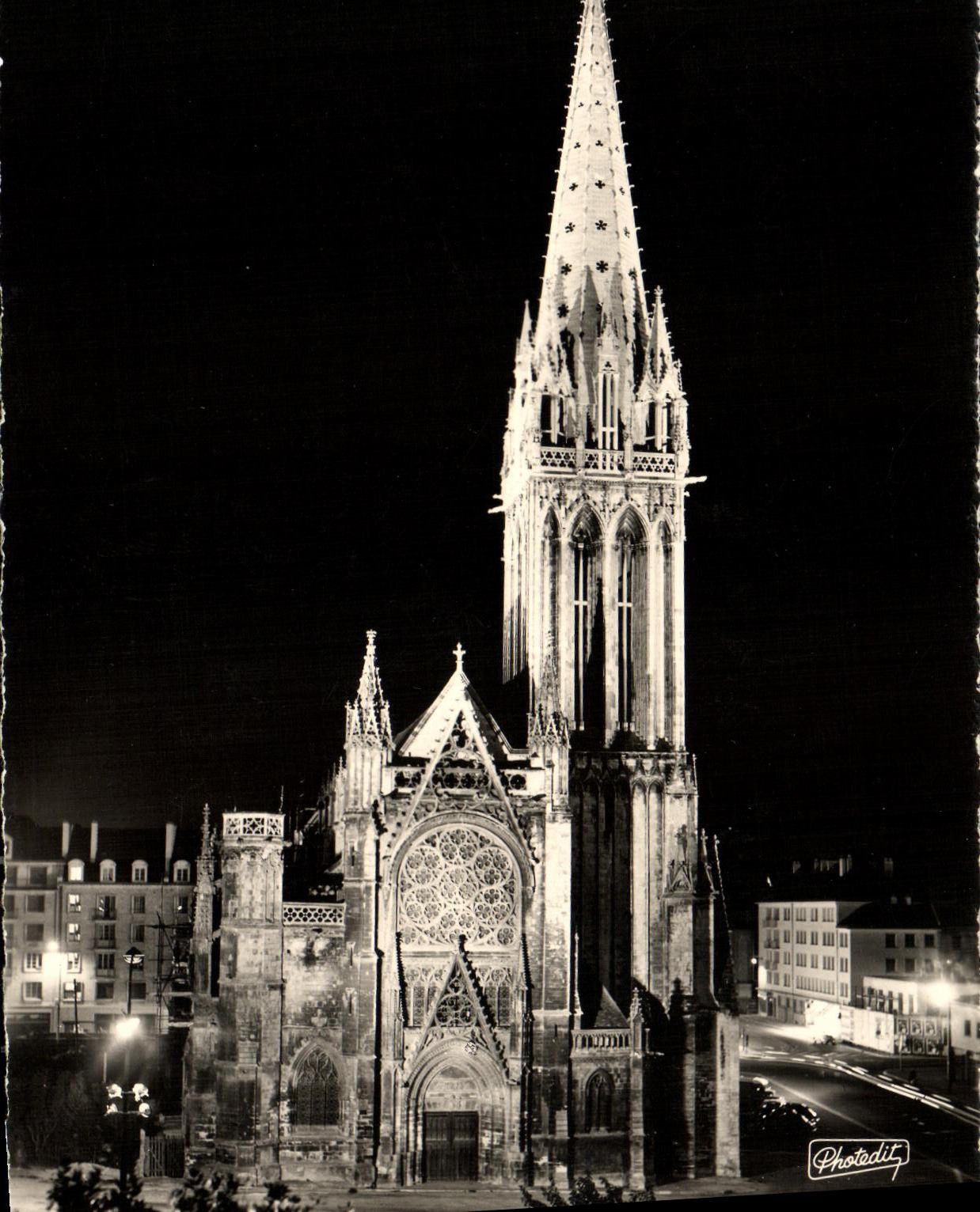 Caen - Kirche Saint-Pierre beleuchtet — 13., 14. und 15. Jahrhundert — Photodit