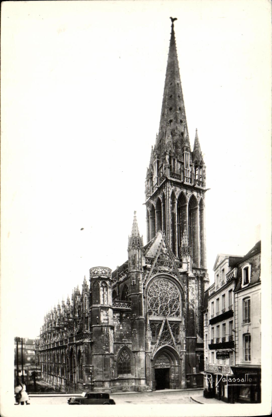 CPA Caen Eglise St Pierre Fleche detruite en 1944