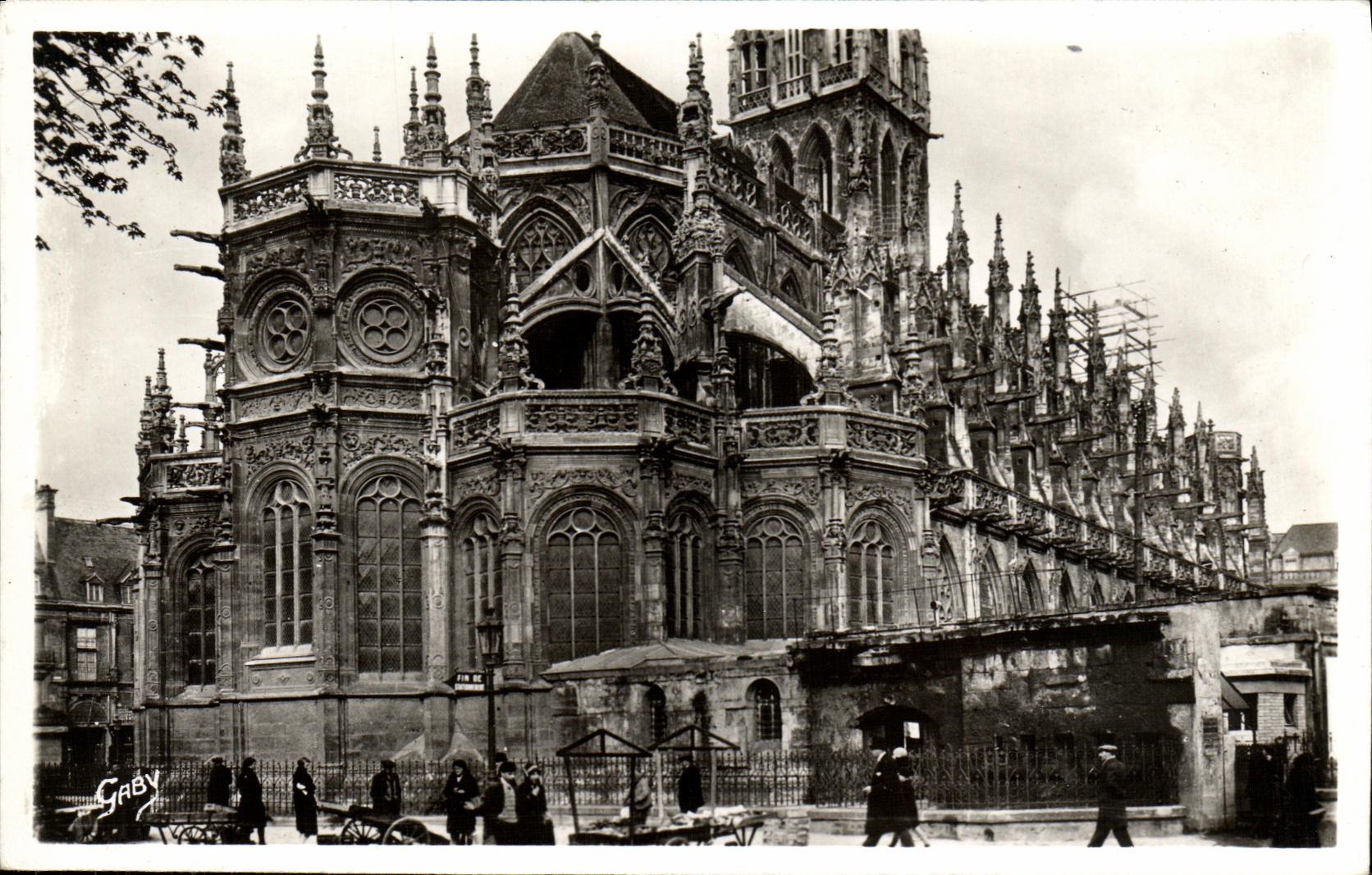 Caen — Abside de l'Église Saint-Pierre — Éditions Gaby