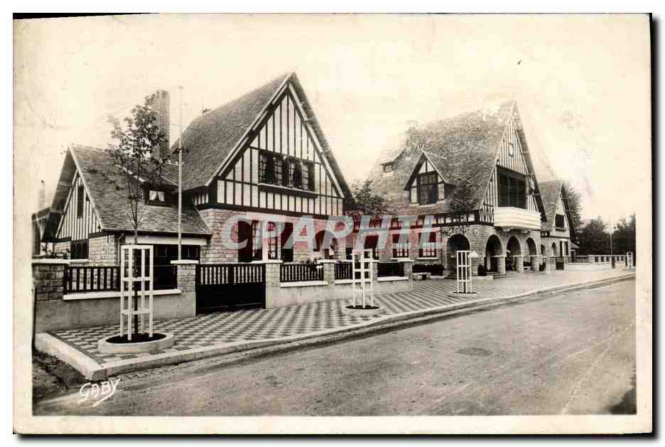 CPA Franceville Plage La Mairie et les Ecoles