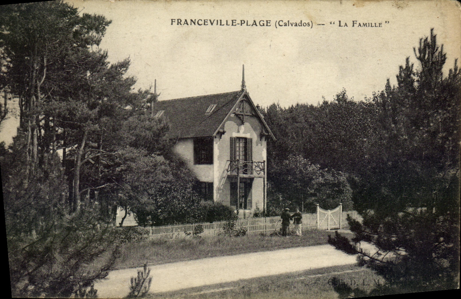 CPA Franceville La Famille