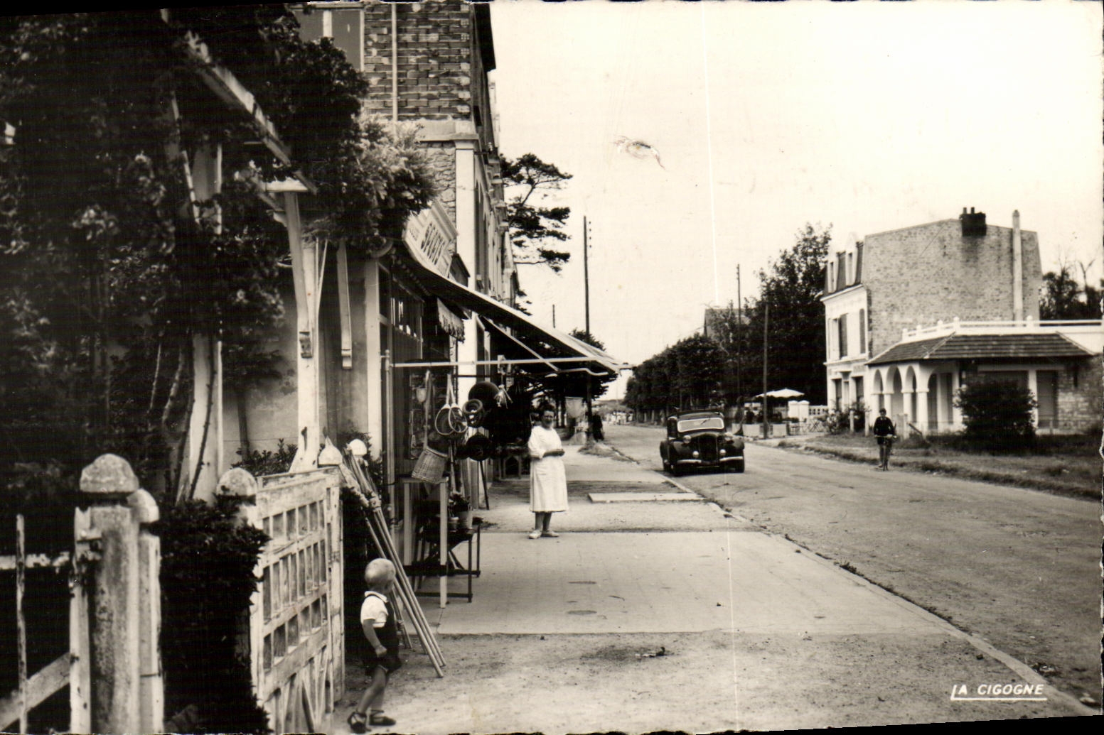 CPM Franceville L Avenue de Parts
