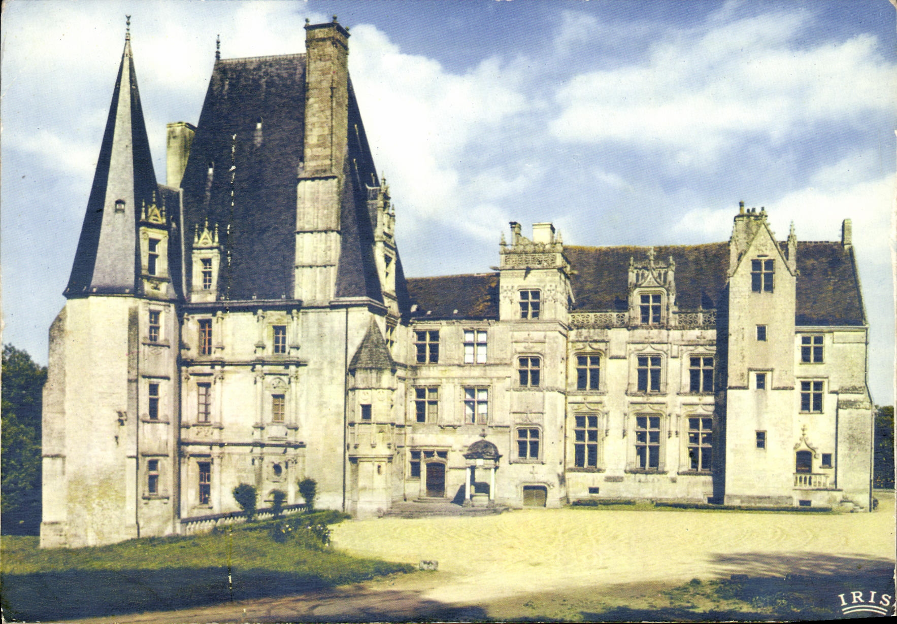 Château de Fontaine-Henry — Style Renaissance — IRIS