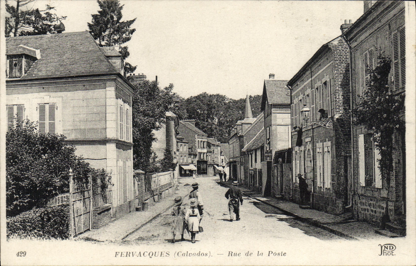Fervacques (Calvados) — Rue de la Poste — JND Phot.