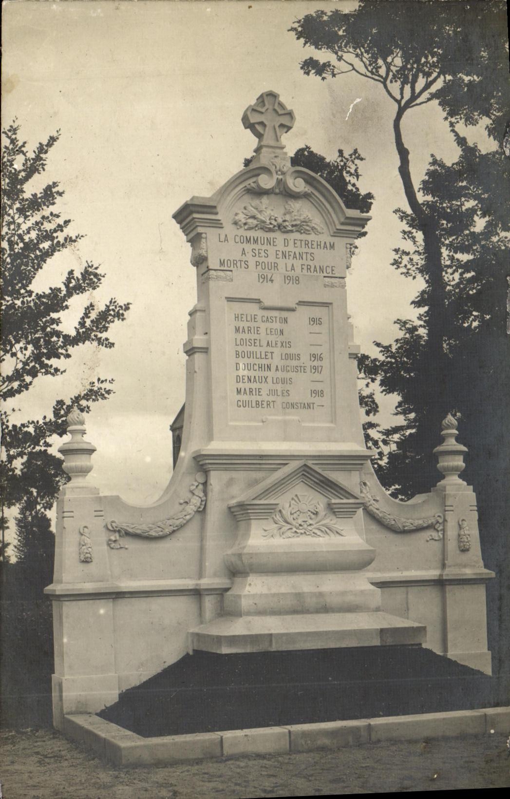 Monument aux morts de la commune d'Étreham — Étreham