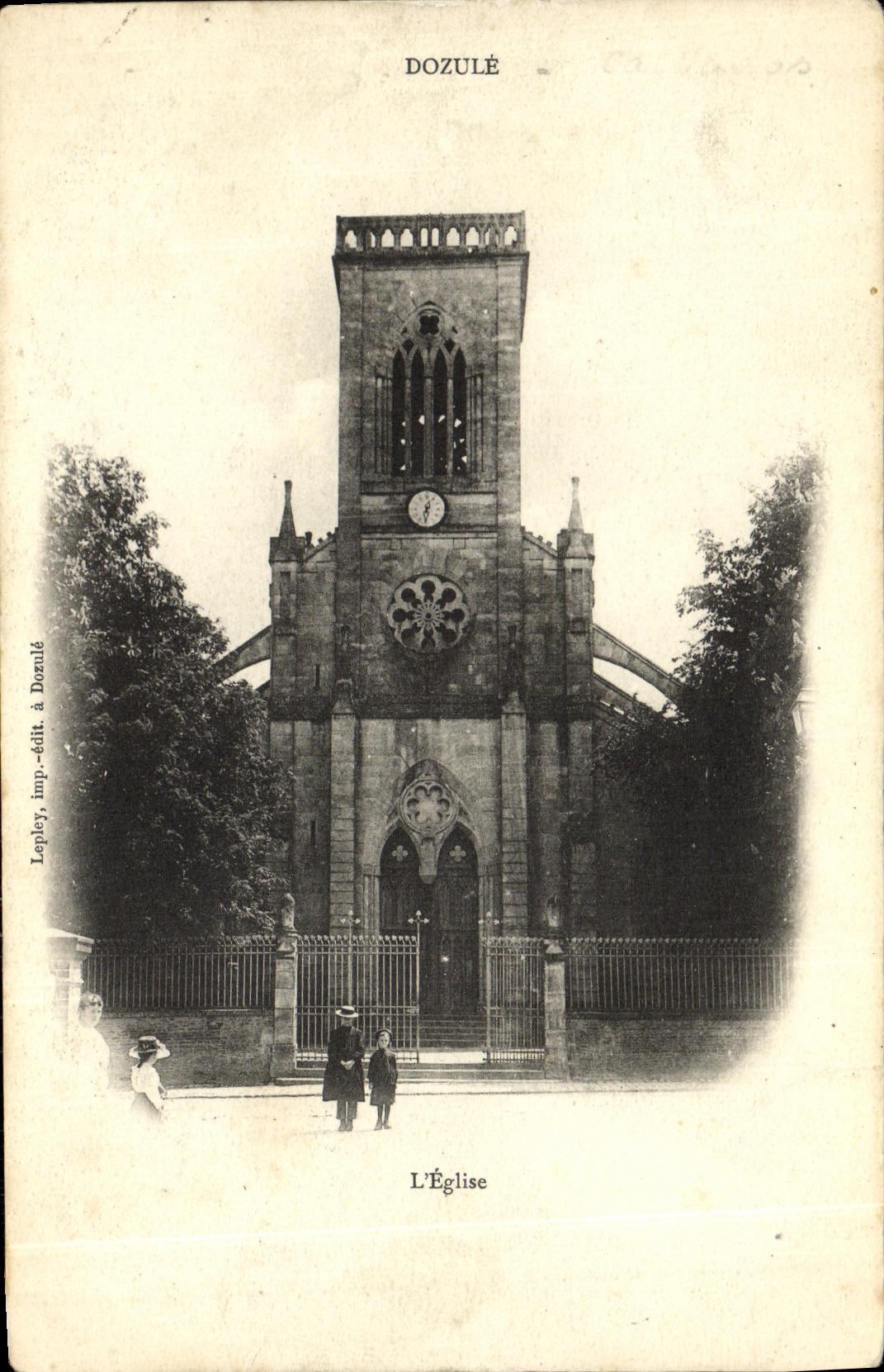 CPA Dozule L Eglise