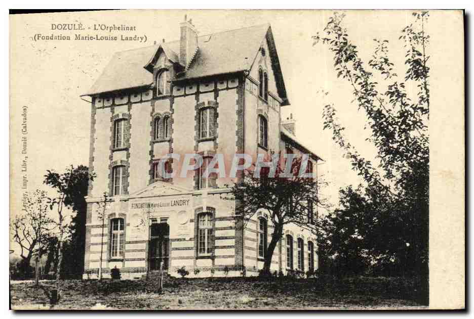 CPA Dozule L Orpheliant Fondation Marie Louise Landry