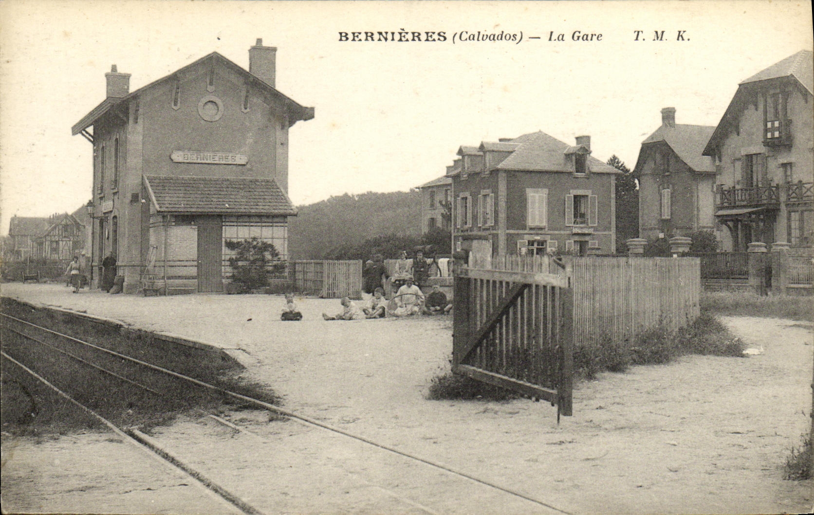 Bernières (Calvados) — La Gare — T.M.K.