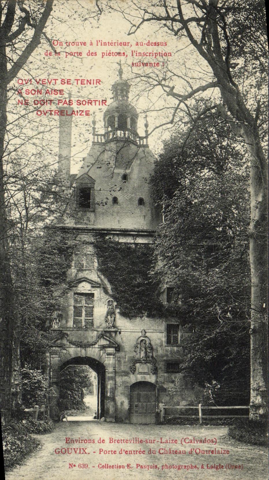 CPA Gouvix Porte d entree du Chateau d Outrelaize