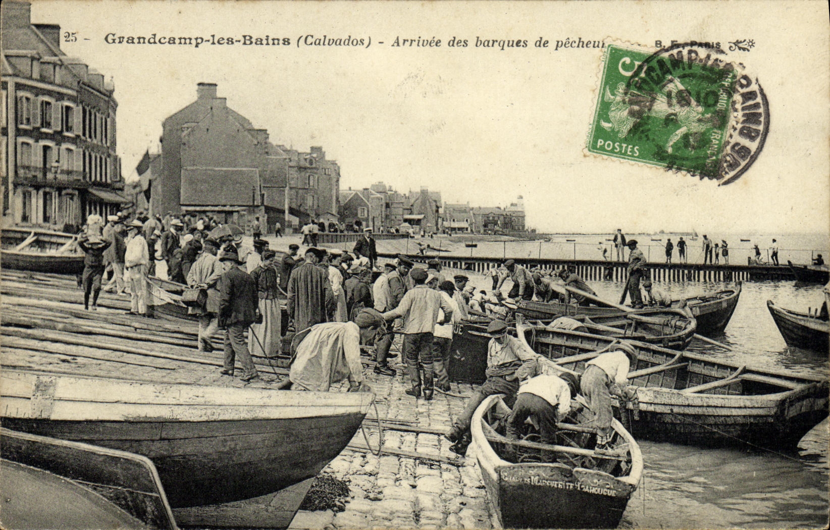 Grandcamp-les-Bains (Calvados) — Arrivée des barques de pêche — B. E. PARIS n°25
