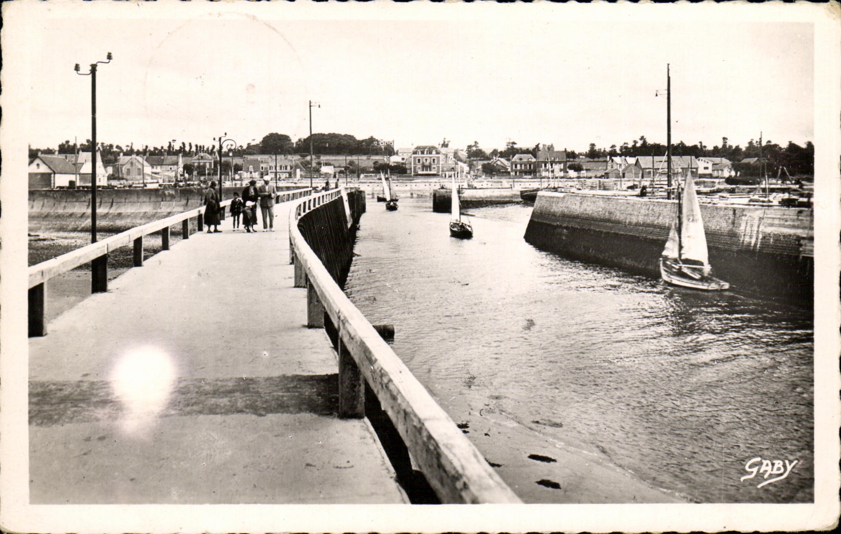 CPM Grandcamp les Bains L entree du Port