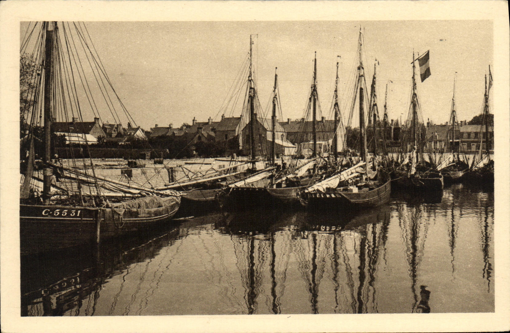 Grandcamp-les-Bains — Le Port — A. Dubosq, édit., Calvados