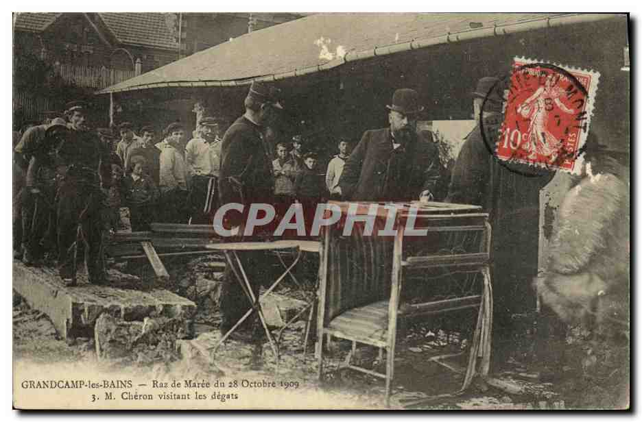 CPA Grandcamp les Bains Raz de Maree du 28 Octobre 1909 M Cheron visitant les degats TOP