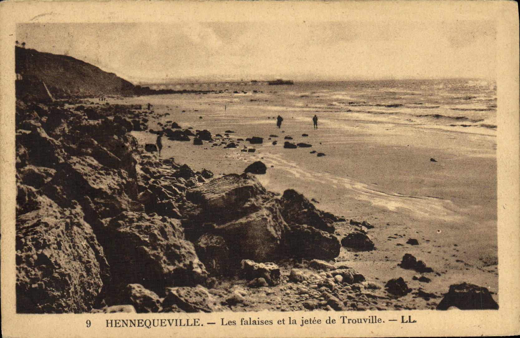 Hennequeville — Die Klippen und der Hafen von Trouville — LL