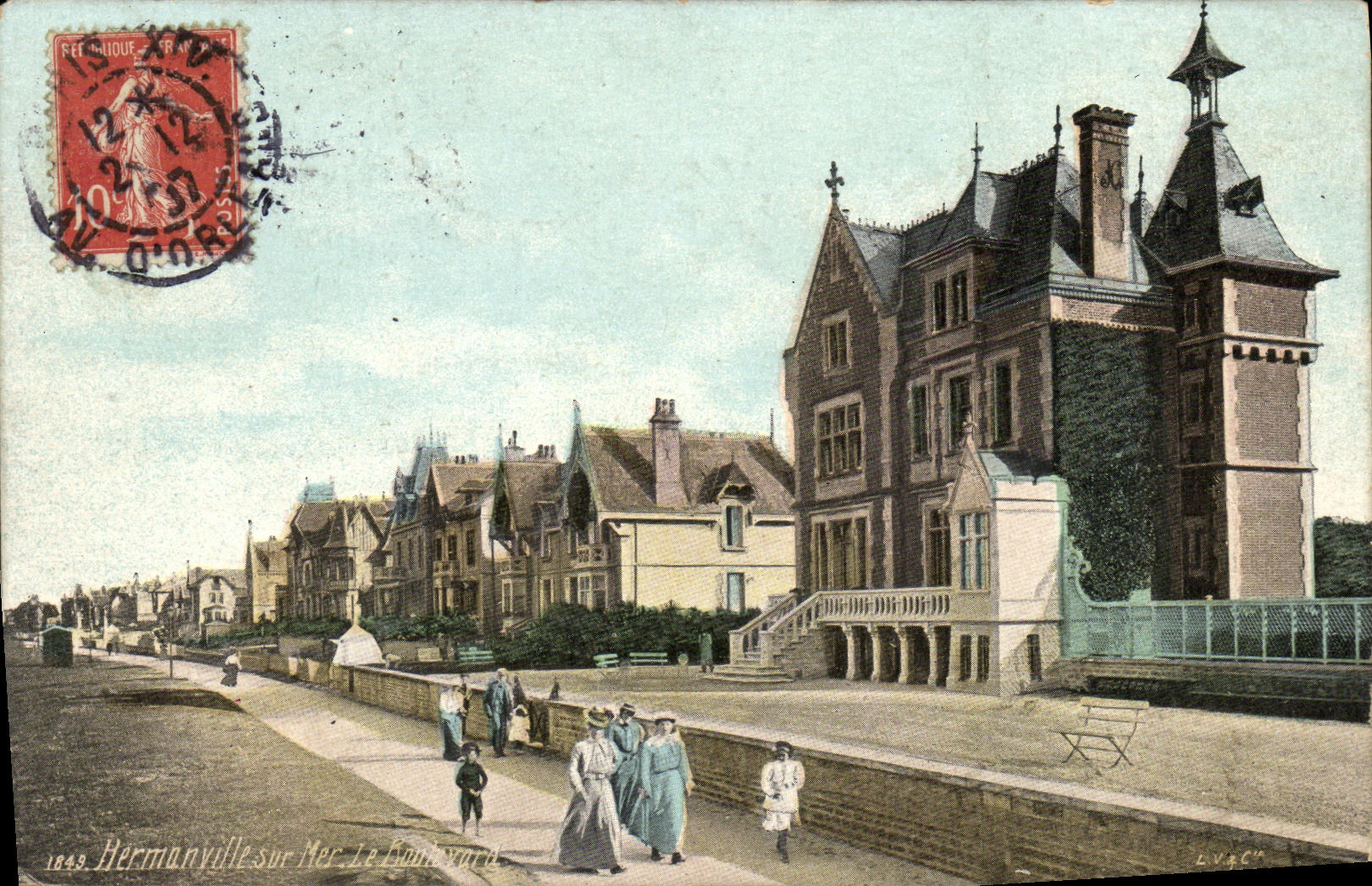 Hermanville-sur-Mer, Le Boulevard — vue de la promenade et d'un immeuble — éditeur LV & C°