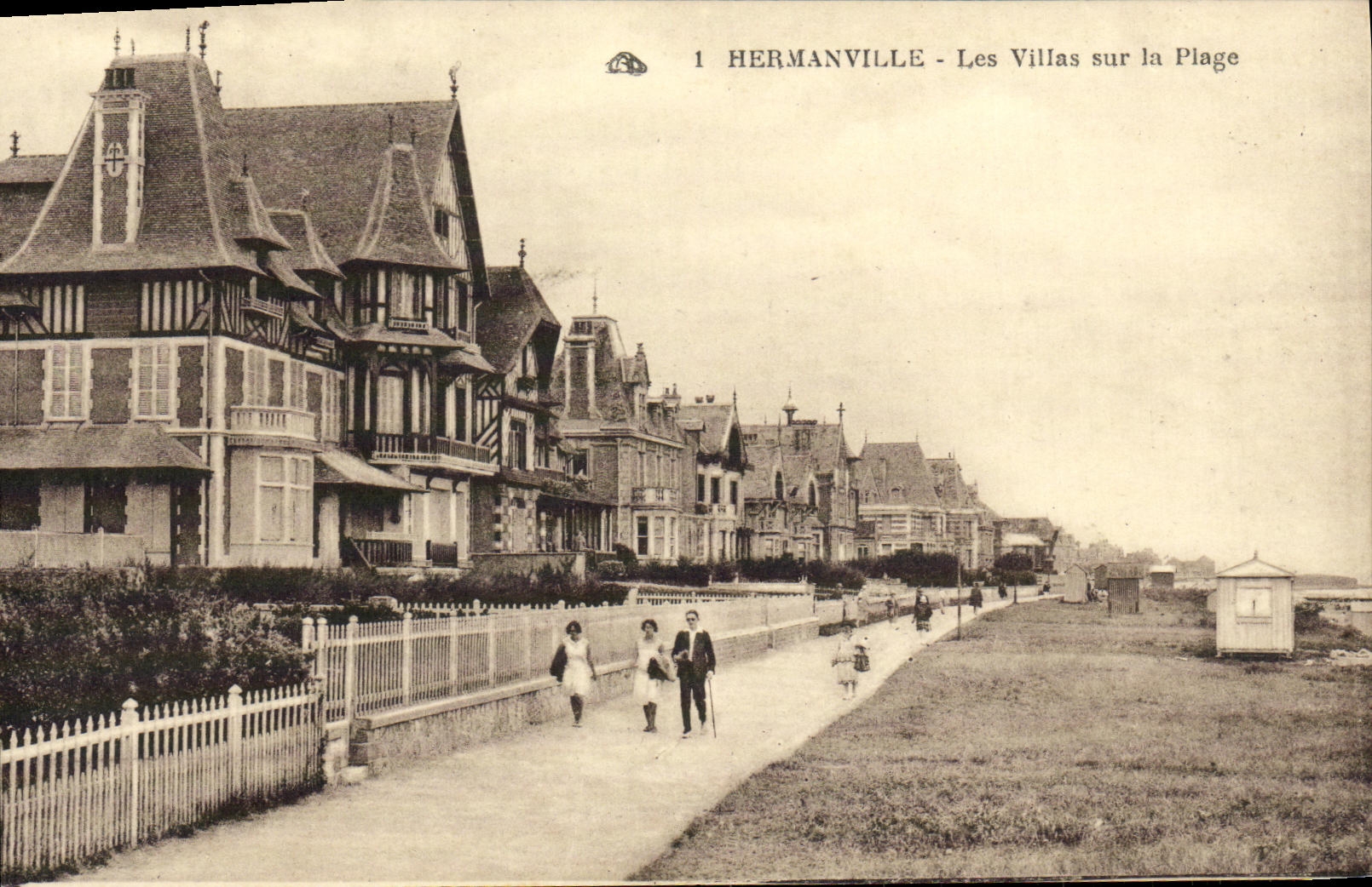 CPA Hermanville Les Villas sur la Plage
