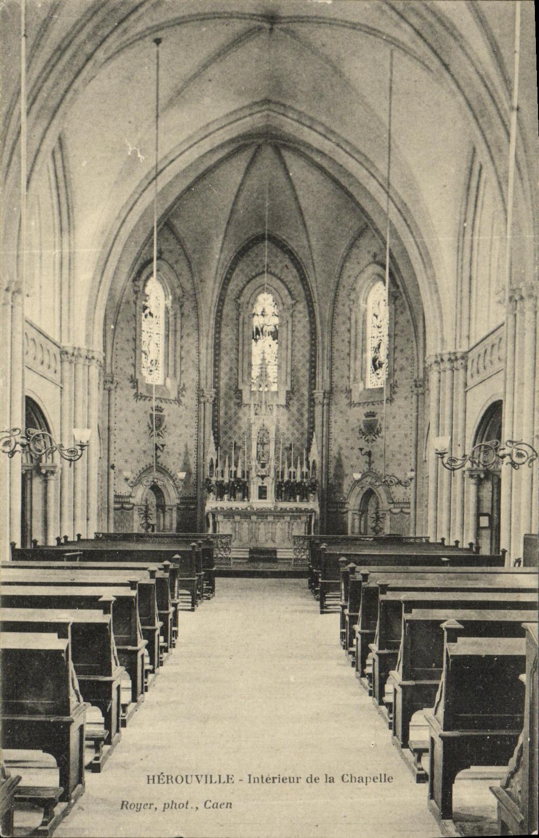 CPA Herouville Interieur de la Chapelle