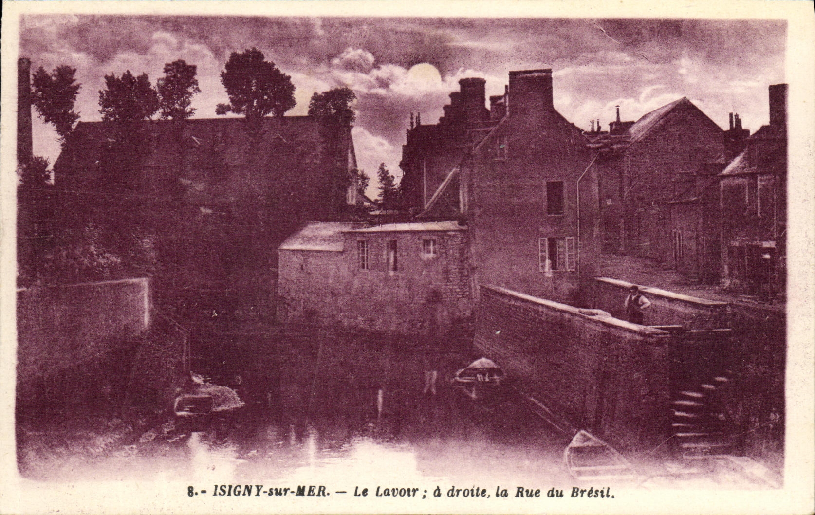 Isigny-sur-Mer — Le Lavoir ; à droite, la Rue du Brésil